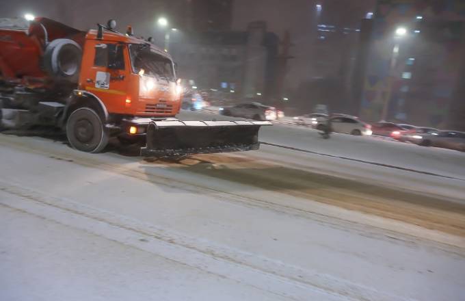 «Скорость движения снижена»: Мэрия Волгограда рапортовала об уборке дорог после снегопада
