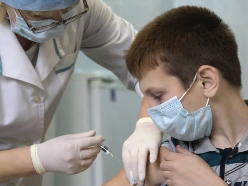 Вакцинация подростков внесена в национальный календарь обязательных прививок